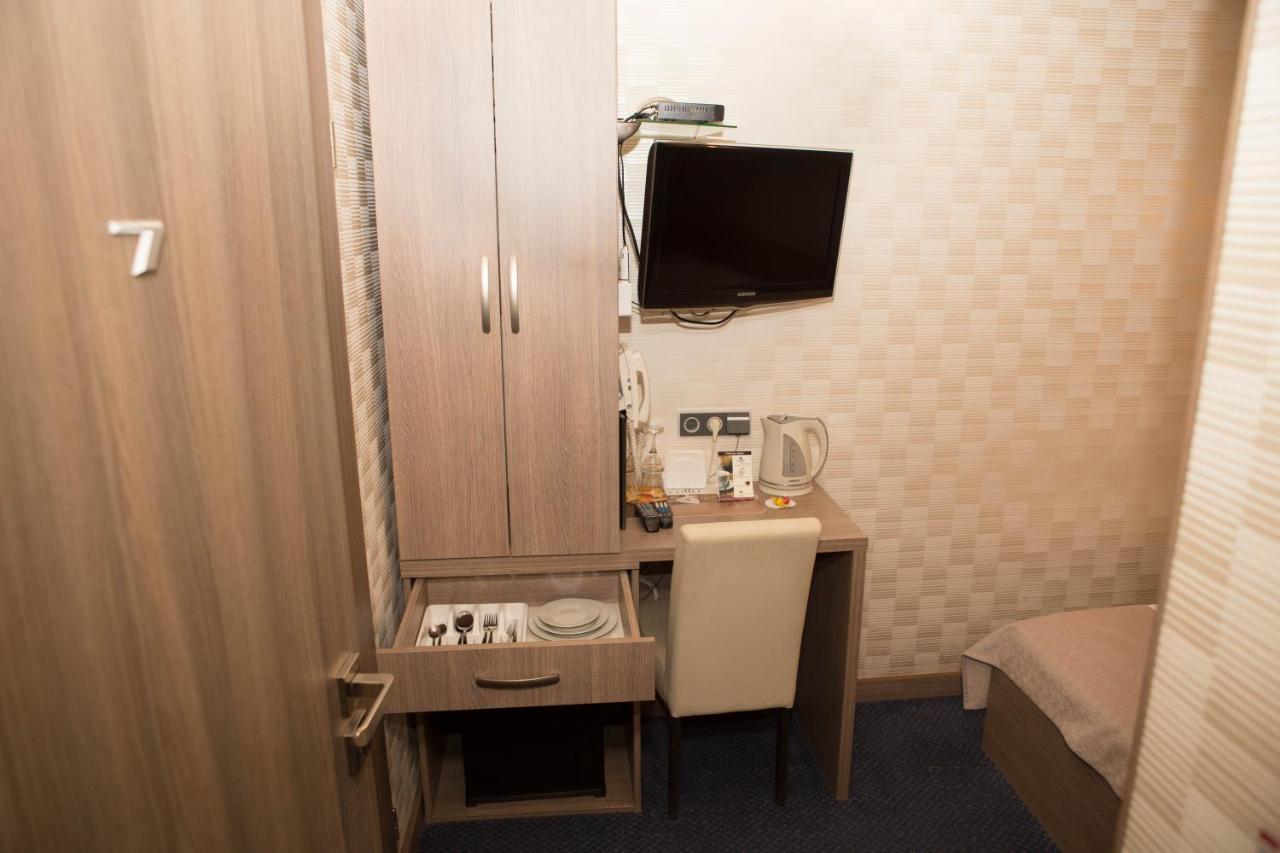 Hotel Mini ELEGANT Kiev Esterno foto