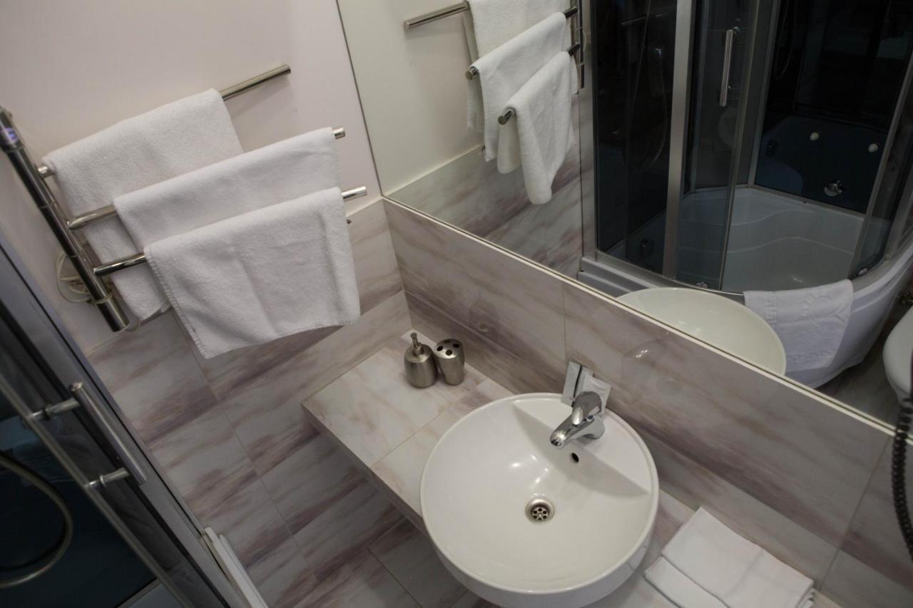Hotel Mini ELEGANT Kiev Esterno foto