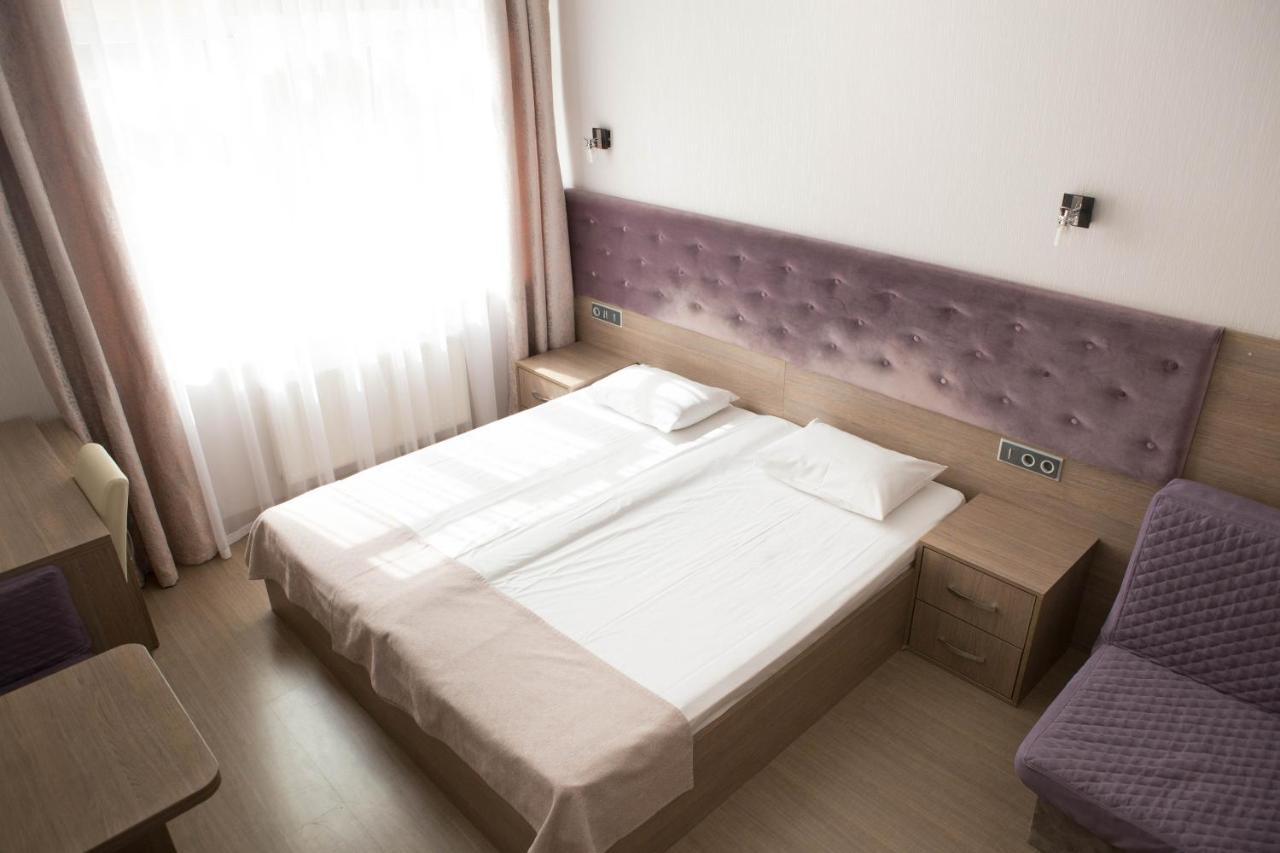 Hotel Mini ELEGANT Kiev Esterno foto